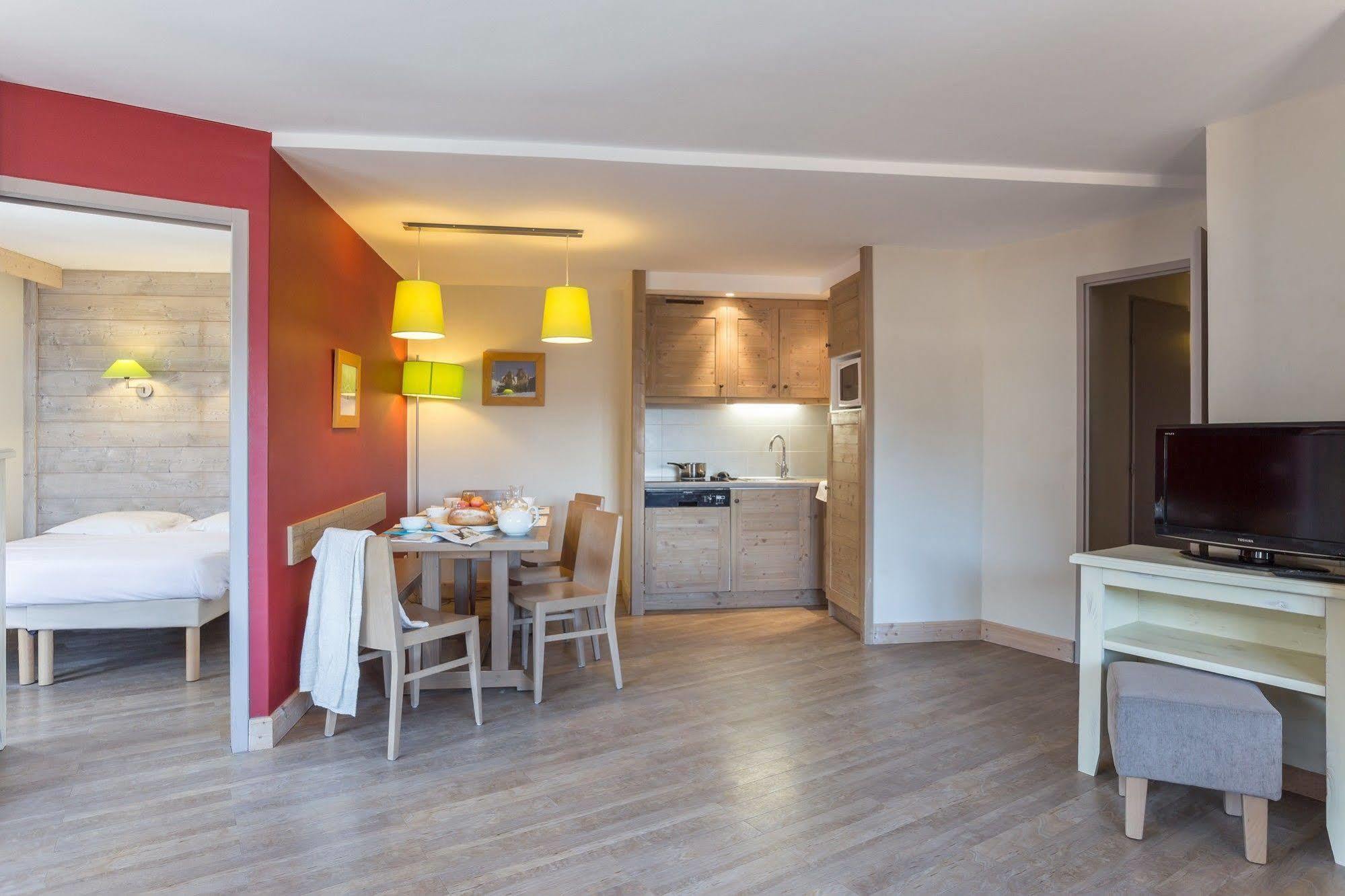 Résidence Le Christiana La Tania Extérieur photo